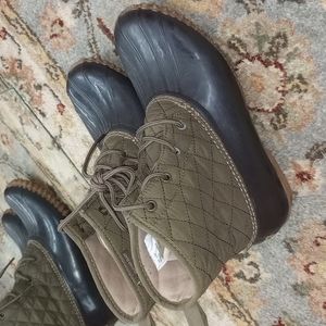 JBU DUCK WATER RUBBER BOOTS, SZ 8.5 M, LITTLE TO NO WEAR, tag cut out on one.